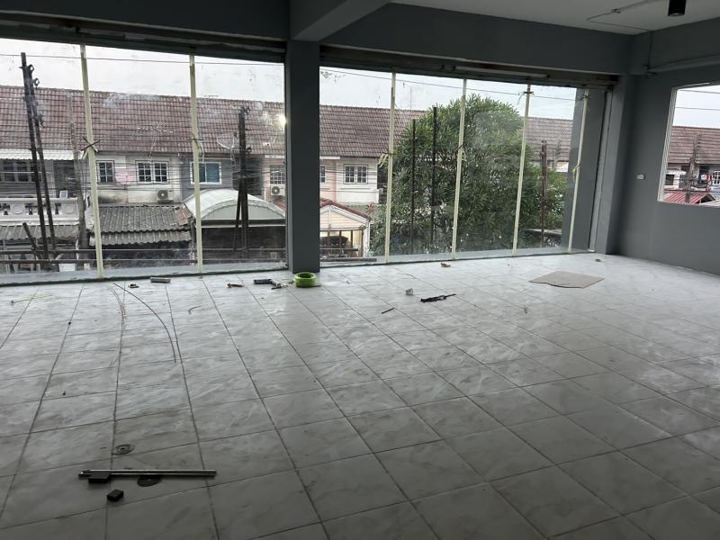 ให้เช่าอาคารพาณิชย์ 3 ชั้น พร้อมโกดังและบ้านพัก พื้นที่รวมขนาด 226 ตรว คูคต ลำลูกกา ปทุมธานี