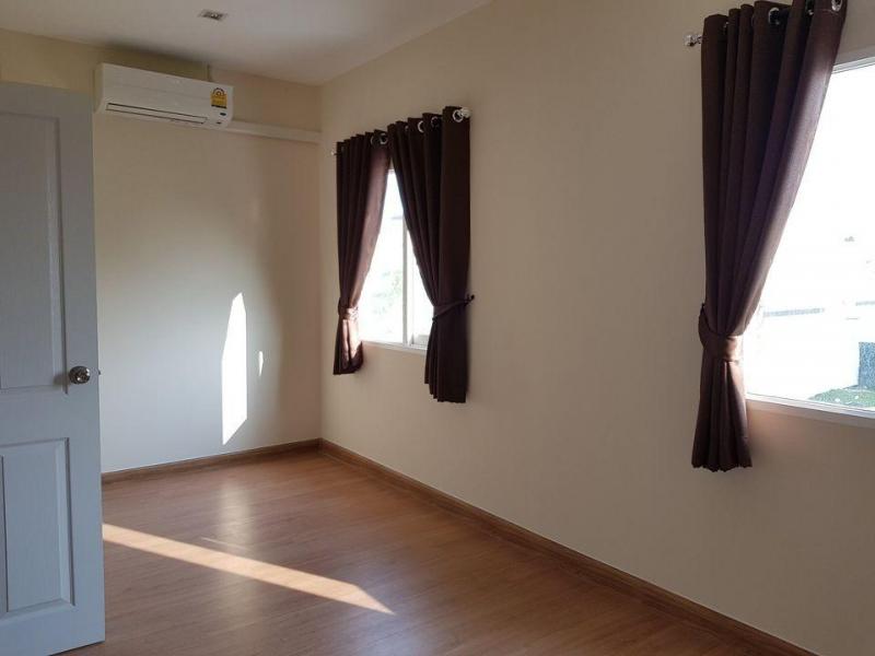 ให้เช่าทาวน์เฮ้าส์ใหม่สไตล์โมเดิร์น โครงการโกลเด้นท์ทาวน์2 อ่อนนุช ลาดกระบัง ถนนประชากร เข้าซอยลาดกระบัง3