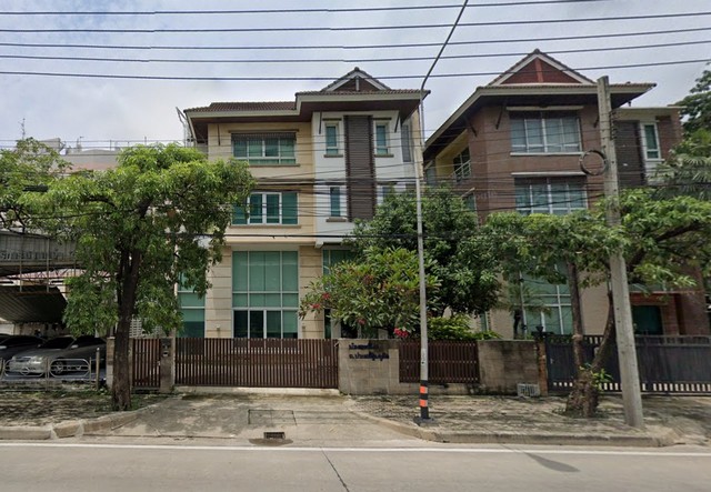 HRE336 ให้เช่าบ้านเดี่ยว 3.5ชั้น ติดถนน เกษตร-นวมินทร์   ใกล้รร.เลิศหล้าติดต่อ : - คุณสราวุฒิ Tel. 0994108945   Line : ballwuth  50ตรว. 180ตรม. 4 ห้องน้ำ 5 ห้องน้ำสถานที่ใกล้เคียง :ใกล้ ม.เกษตรศาสตร์เพียง 1 กิโลเมตรใกล้ รพ. เปาโลเกษตร เพียง 800 เมตรใกล้สถาบันการศึกษา ชุมชน และหน่วยงานราชการ ,รัฐวิสาหกิจใกล้ถนนพหลโยธิน (อุโมงค์เกษตรศาสตร์ )เงื่อนไขการเช่าค่าไฟฟ้า และค่าน้ำประปา ชำระตามใช้จริงที่หน