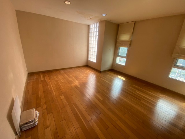 ให้เช่าบ้านเดี่ยว 3.5ชั้น ติดถนน เกษตร-นวมินทร์  เขตบึงกุ่ม ใกล้รร.เลิศหล้า