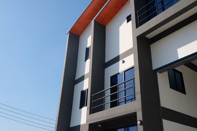 BSB47 ขายหรือให้เช่าโกดัง พร้อมออฟฟิศ 400 ตรม. ซอยเทพกุญชร1 คลองหลวง ปทุมธานี ใกล้ตลาดไท สนใจติดต่อ คุณสราวุฒิ : 0994108945Line : ballwuthขายต่ำกว่าราคาตลาดตึกใหม่พร้อมที่ดินขนาด 109 ตารางวา พื้นที่ใช้สอย 400 ตรม.ติดถนนคอนกรีตสาธารณะให้เช่าราคา 75,000 บาทต่อเดือน ราคาขาย 11,900,000 บาทมีโฉนดและบ้านเลขที่ พร้อมโอนค่าโอนค่าภาษี | 50/50ที่ตั้งทรัพย์ : ซอยเทพกุญชร1 อ. จ.ปทุมธานีรายละเอียดของที่อาคาร 3