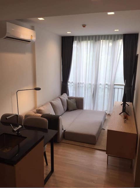 Kawa Haus Sukhumvit 77, clean, private, peaceful, 2nd floor, BTS On Nut.***Service for selling/renting houses, condos and giving advice. If interested, contact at any time***Interested in additional details or pictures or making an appointment to see the room?Contact Ekachai (Aui)T. 089-799-5598Line ID: @auiauiaui001 (add @ in front)Room type: 1 bedroom, 1 bathroomSize 34.37 sq m., 2nd floor, Building CClean room, beautifully decorated, ready to move in.details-------------------------------------------------- ------------Rental price: 21,000 baht per month-------------------------------------------------- ------------*Facilities worth using- Swimming Pool with Jacuzzi- Hot & Cold Jacuzzi- Lounge- Co-Working Space & Co-Kitchen- KAWA Bridge & Bamboo Cabana-------------------------------------------------- ------------*Nearby important places (Based on information from Google Map)- Habito mall : 450 m.- W District : 1.3 km.- Bangkok Prep : 300 m.- Anglo Singapore International School : 4
