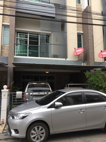 ขายทาวน์โฮม 3 ชั้น ถนนงามวงศ์วาน โครงการทาวน์พลัสเอ็กซ์ ประชาชื่น เนื้อที่ 23.23 ตารางวา พื้นที่ใช้สอย 195 ตารางเมตร 3 ห้องนอน 4 ห้องน้ำ