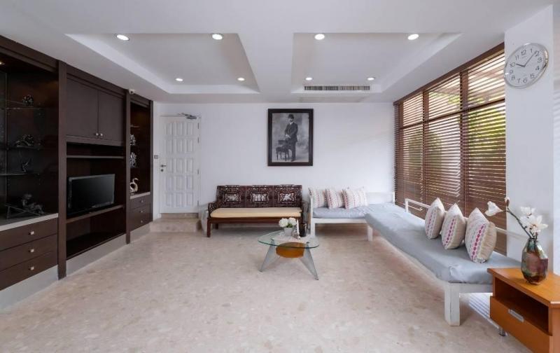 ให้เช่า บ้านเดี่ยวหลังใหญ่ 2ชั้น ใกล้รถไฟฟ้าแบริ่ง ซ.ลาซาล บางนา เนื้อที่ 235 ตารางวา พื้นที่ใช้สอย 500 ตารางเมตร 5ห้องนอน 4 ห้องน้ำ