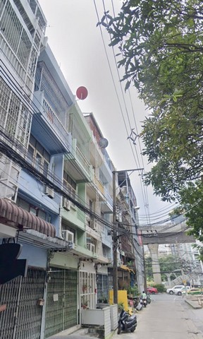 ให้เช่า ตึกแถว 5 ชั้น ติด BTS บางจาก ขนาด 16ตร.ว พท.ใช้สอย 250 ตรม 6 ห้องนอน 6 ห้องน้ำ เหมาะทำ cafe office หรือ spa ราคา 35,000 บาท