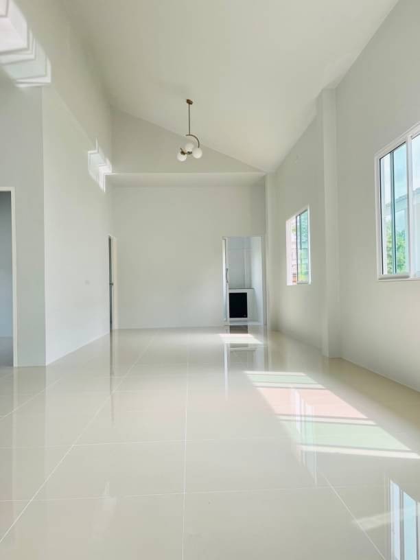 สุดคุ้ม ขายต่ำกว่าราคาตลาด ขายเพียง 2.1 ล้าน บ้านเดี่ยวสร้างใหม่ ท่ารั้ว ดอยสะเก็ด พื้นที่เยอะมากๆ มีทั้งหมด 5 หลัง พร้อมรับของแถมมากมาย