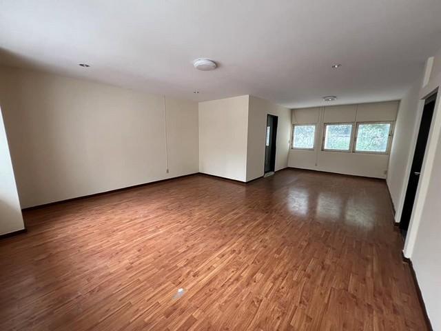 EPL-HR3064 ให้เช่าบ้านเดี่ยว ถนนราธิวาสราชนครินทร์  สาทร เพียง 600 ม.ถึง btsช่องนนทรี 4 ห้องนอน 4 ห้องน้ำ 68.4 ตรว. พื้นที่ 500 ตรม.