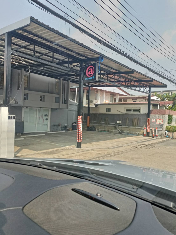 CH943 เซ้งกิจการร้านนวด ร้าน Spa ย่าน พระราม 9 อาคาร 2 คูหา ที่จอดรถ 8 คันเซ้งกิจการร้านนวด ร้าน Spa ย่าน พระราม 9 อาคาร 2 คูหา อุปกรณ์ตบแต่งทั้งหมด ที่จอดรถ 8 คัน สัญญาเช่าใหม่ราคาเบาๆ 20,000 เท่านั้นครับ ติดต่อด่วน 0945695997 ชาญครับเซ้งกิจการร้านนวด สปาร์  Private Spa ย่านพระราม 9 อาคารแบบ  2 คูหา พื้นที่ 300 ตรม. มีแอร์ทุกห้องครับ ราคาเซ็ง 650,000 บาท ค่าเช่าเดือนละ 20,000 บาท (ราคาพูดคุยได้ครับ)รายละเอ