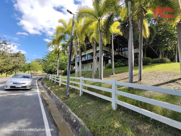 รายละเอียด  รายละเอียด  รายละเอียด  ขายบ้านเดี่ยวหรู 2ชั้นเนื้อที่ 600 ตร.ว พื้นที่ 600 ตร.ม 4ห้องทำงาน 5ห้องน้ำ เฟอร์ครบ เขาใหญ่ อำเภอปากช่อง ราคาขาย 47 ล้านบาท สวนพักผ่อน และ พื้นที่สีเขียว กล้อง CCTV รอบโครงการ เจ้าหน้าที่รักษาความปลอดภัย 24 ชม. เพลิดเพลินกับบรรยากาศด้วยวิวที่ล้อมรอบไปด้วยภูเขา สถานที่สำคัญใกล้เคียง อุทยานแห่งชาติเขาใหญ่ ปาลิโอพรีโม เพียซซ่า เทสโก้