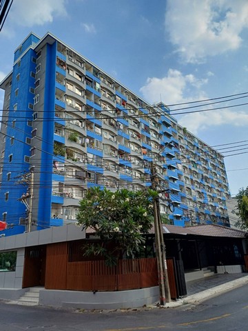 Sub0985ขายคอนโด บ้านสวนซื่อตรง ลาดพร้าว 83 อากาศดี ลมเย็นสบายทุกฤดูกาล (สถานีรถไฟฟ้า สีเหลือง)ขาย 930,000 บาท  โอนคนละครึ่ง ส่วนลดราคาเจรจา คุยกันได้ค่ะสนใจโทร.062 4564845 (เจ้าของขายเอง ไม่ผ่านนายหน้า)ขนาด 35 ตรม.ชั้น 10 ห้องมุม หน้าต่างรับลม กว้าง ใหญ่มาก 2 ด้านระเบียงเข้าออกหลายทาง ทั้ง ลาดพร้าว 83 , 87 ,101 ประดิษฐ์มนูธรรม 10 (เลียบทางด่วน เอกมัย -รามอินทรา) เยื้องโฮมโปรและ ซ.ซิตี้ลิสซิ