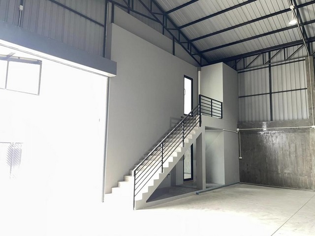 ให้เช่าโกดัง สร้างใหม่ เก็บสินค้า มีออฟฟิศ ละหาร บางบัวทอง นนทบุรี รถใหญ่เข้าได้