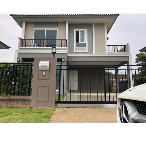 ให้เช่าบ้านเดี่ยว 2 ชั้น ภัสสร เทพารักษ์ -บางนา 3 ห้องนอน 2 ห้องน้ำ 50 ตารางวา พื้นที่ใช้สอย: 140 ตร.ม. แบบบ้าน PREZZO หน้าบ้านหันทิศเหนือ