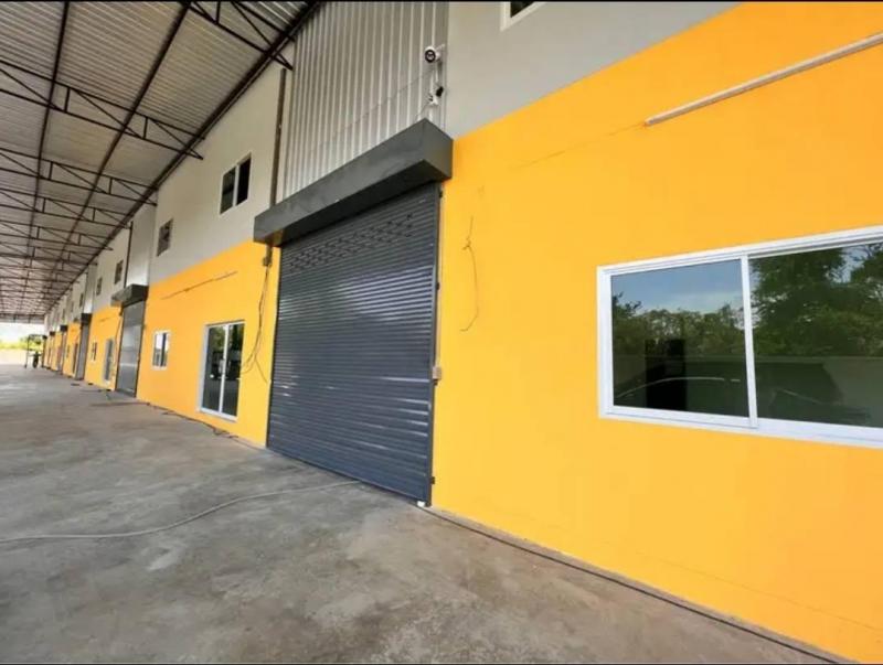 BST592 ให้เช่า โกดังพร้อมออฟฟิศ 2ชั้น ถ.เลียบด่วนกาญจนาภิเษก (พุทธบูชา) พระราม 2 Agent Postcontact : คุณบัว Bua Agent 0936464597, 0826914598Line : Bua093ราคาเช่า : 65,000 บาท/เดือน ( มัดจำ 2 ล่วงหน้า 1 เดือน ) สัญญาขั้นต่ำ 3ปี BST592 โกดังพร้อมออฟฟิศ 2ชั้น ถ.เลียบด่วนกาญจนาภิเษก (พุทธบูชา) พระราม 2 พื้นที่ใช้สอยโกดัง 540 ตารางเมตร ( 14*35 ม. ) พื้นที่ใช้สอยออฟฟิศ 2ชั้น 100 ตารางเมตร ( 5*10 ม. ) ห้องน้ำ 4 ห้อง ( โกดัง 2 ห้อง ออฟฟิศ ชั้นละ 1 ห้อง ) - รถ 10 