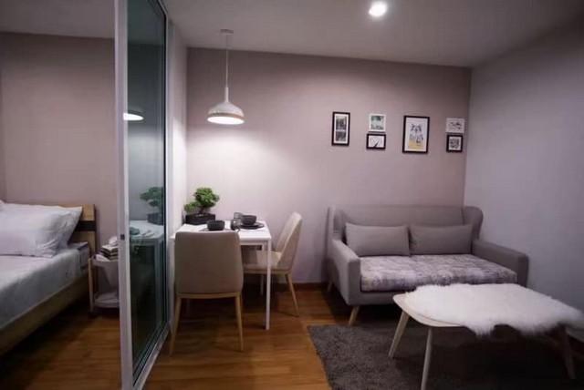 Regent Sukhumvit 81, safe, quiet, private, 5th floor, BTS On Nut.***Service for selling/renting houses, condos and giving advice. If interested, contact at any time***Interested in additional details or pictures or making an appointment to see the room?Contact Ekachai (Aui)T. 089-799-5598Line ID: @auiauiaui001 (add @ in front)Room type: 1 bedroom, 1 bathroomSize 28 sq m., 5th floor, Building CClean room, beautifully decorated, ready to move in.details-------------------------------------------------- ------------Rental price: 10,000 baht per month-------------------------------------------------- ------------* Complete electrical appliances- Air conditioning- fridge- TV- washing machine-------------------------------------------------- ------------*Facilities worth using- swimming pool- Fitness room- Relaxation garden- Keay Card system controls entry and exit of the project.-------------------------------------------------- ------------*Nearby important places (Based on information fro