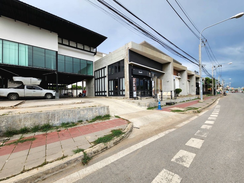 BH2650 ให้เช่าพื้นที่ทำเลขายของ อาคาร หน้ากว้าง 4 เมตร ริมถ.ราชพฤกษ์ ใกล้หมู่บ้านมัณฑนา ราชพฤกษ์ พื้นที่ 48 ตร.ม. 