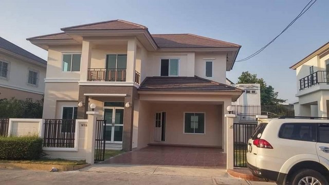 ขายบ้านเดี่ยว 2 ชั้น 65.4 ตรว. หมู่บ้าน เค.ซี. เนเชอรัลซิตี้ รามคำแหง ใกล้โรงเรียนเตรียมน้อม ใกล้สนามบินสุวรรณภูมิ