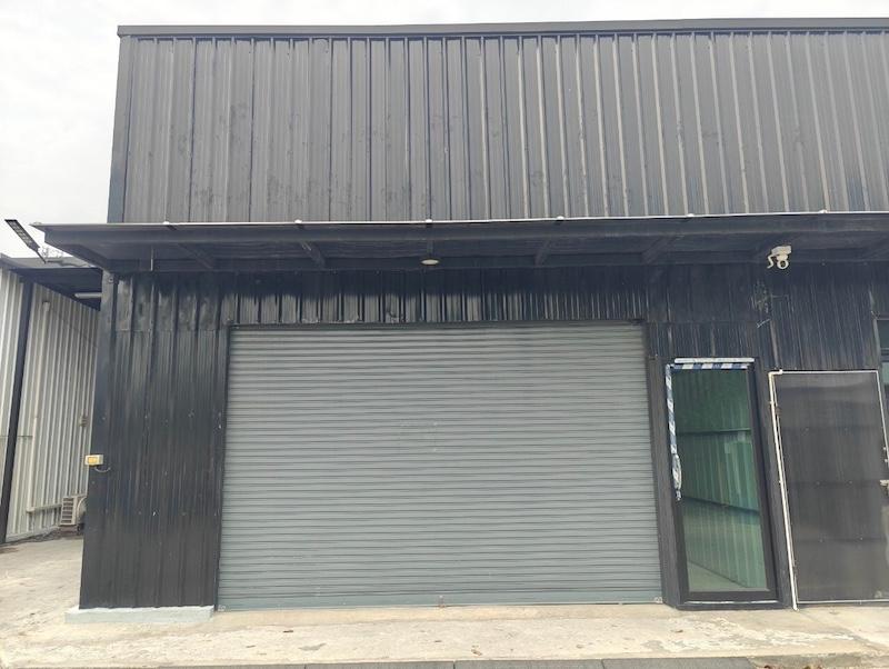 ให้เช่าโกดัง ซอยพัฒนาการ 44 พร้อมออฟฟิศขนาดใหญ่ เหมาะทำสต๊อคสินค้า หรือสำนักงานราคาเช่า 30,000 บาท / เดือนที่ตั้ง ถนนพัฒนาการ ซอยพัฒนาการ 44 เขตสวนหลวง กรุงเทพมหานคร 10250ติดต่อ : คุณภัสพงณ์ 063-409-8164Line : deedaa23พื้นที่ใช้สอย 160 ตารางเมตร พร้อมออฟฟิศขนาดใหญ่ ห้องน้ำในตัว แอร์ 3 เครื่องราคาเช่า 30,000 บาท / เดือนที่ตั้ง ถนนพัฒนาการ ซอยพัฒนาการ 44 เขตสวนหลวง กรุงเทพมหานคร 10250ติดต่อ : คุณภัส