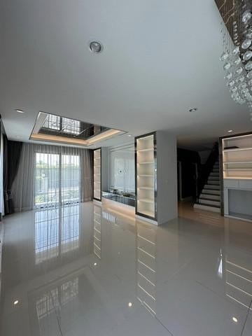 C4377 ขายบ้านเดี่ยว 2 ชั้น โครงการเศรษฐสิริ พัฒนาการ 87 หลังมุม ตกแต่งบิ้วอิน พร้อมสระว่ายน้ำส่วนตัว