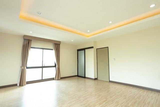 ให้เช่าทาวน์โฮม 3 ชั้น ย่านรามอินทรา เหมาะทำออฟฟิศ และธุรกิจอีกหลายประเภท