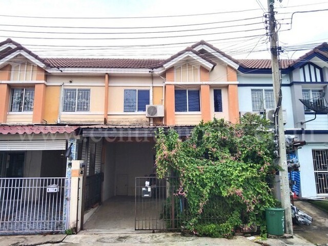 รหัสทรัพย์  4417ทาวน์เฮ้าส์บ้านพฤกษา 49 บางใหญ่-แก้วอินทร์ ถูกสุดในโครงการที่ตั้ง : ถนนแก้วอินทร์ ตำบลบางแม่นาง อำเภอบางใหญ่ นนทบุรี 11140รายละเอียดทรัพย์- ทาวน์โฮม 2 ชั้น ขนาดที่ดิน 17.6 ตารางวา พื้นที่ใช้สอย 110 ตารางเมตร- 2 ห้องนอน, 2 ห้องน้ำ, 1 ครัว, 1 ที่จอดรถ สิ่งอำนวยความสะดวก- สวนสาธารณะ- ระบบรักษาความปลอดภัยตลอด 24 ชม.สถานที่และทำเลใกล้เคียง- ที่ว่าการอำเภอบางใหญ่- ตลาด