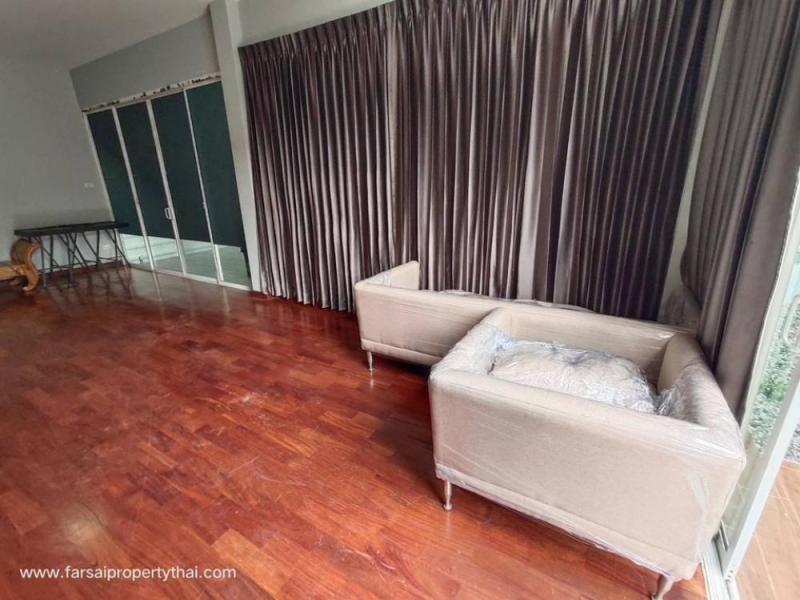 ขายด่วนๆบ้านเดี่ยวหรู 2 ชั้น154 วา  450 ตารางเมตร 5 ห้องนอน 4 ห้องน้ำ แอร์เฟอรบางส่วน ถนนศรีนครินทร์ ใกล้ห้างซีคอนสแควร์ ราคาขาย 48 ล้านบาท