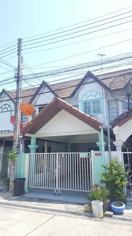 บ้าน 2 ชั้น หมู่บ้านเดอะริช ใกล้สี่แยกพีเอ็มวาย ผ่อน 6000- บ้านใจกลางเมือง 23 ตารางวา 2 ห้องนอน 2 ห้องน้ำ (บ้านเลขที่ 7/157)- ใจกลางเมืองระยอง ใกล้สี่แยกพีเอ็มวาย เพียง 200 เมตร หมู่บ้านมีส่วนกลาง ป้อมยามดูแลความปลอดภัย 24 ชม.- ภายในหมู่บ้านมีสนามฟุตบอล ฟิตเนส สระว่ายน้ำส่วนกลางให้บริการ ‼️สนนราคา 1.39 ล้าน‼️เงินเดือน 14,000 บาทกู้ได้ วิ่งตามพิกัดนี้ถึงหน้าบ้านhttps://maps.app.goo.gl/2ja57q5e9ojgWRsD6?g_st=