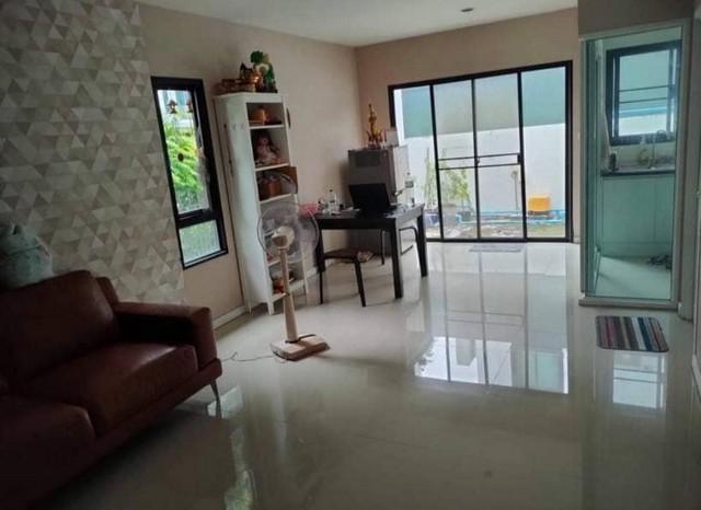 EPL-HS1055 ขายทาวน์โฮม 3 ชั้นหลังริม ถนนกรุงเทพกรีฑา โครงการ พาทิโอ ศรีนครินทร์-พระราม 9 กรุงเทพกรีฑา เนื้อที่ 27.7 ตรว.3 ห้องนอน 3 ห้องน้ำ