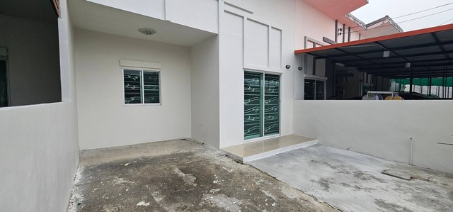 ขายทาวน์เฮ้าส์โครงการ ไลโอ อำเภอบางละมุง จังหวัดชลบุรี PKK03-00059