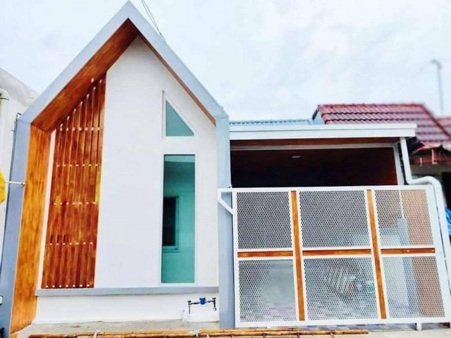 บ้านทาวเฮ้าส์พื้นที่กว้างๆ นอร์ดิก สไตล์ พิกัดรังสิตคลอง8 หมู่บ้านเรือนสุข2