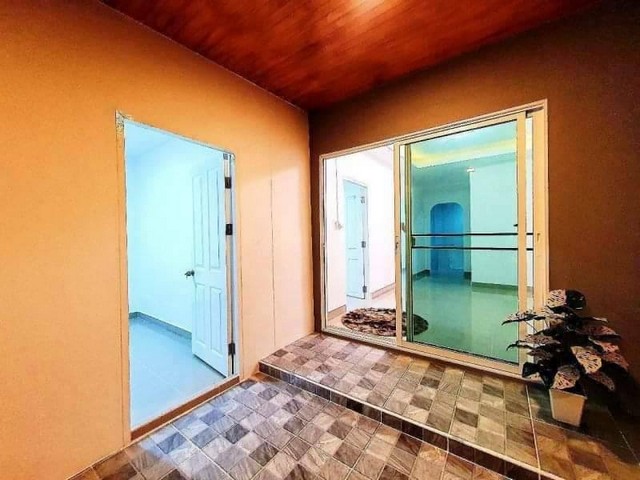 บ้านทาวเฮ้าส์พื้นที่กว้างๆ นอร์ดิก สไตล์ พิกัดรังสิตคลอง8 หมู่บ้านเรือนสุข2