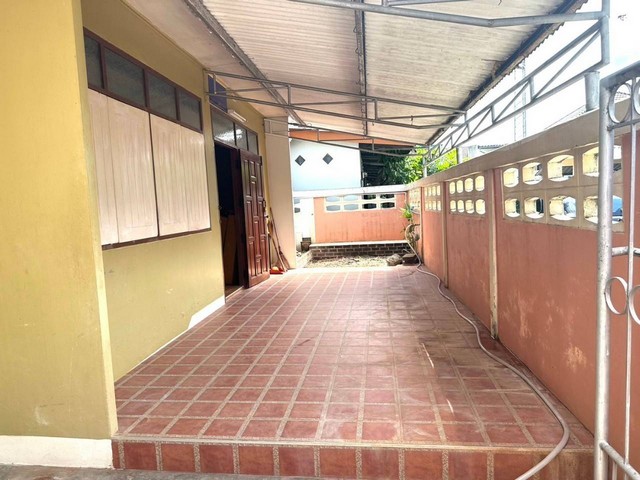 ขายและเช่า บ้านเดี่ยว 2 ชั้น 52 ตารางวา  ทำเลดี ใจกลางเมืองชุมพร ต.ท่าตะเภา อ.เมืองชุมพร จ.ชุมพร ZCP053