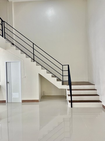 ให้เช่าอาคารพาณิชย์2ชั้น 2คูหา จรัญสนิทวงศ์ บางกอกน้อย ทำเลดี ติดMRT แยกไฟฉาย