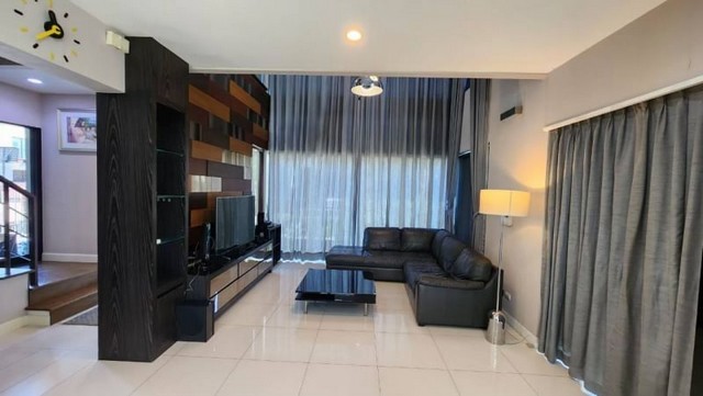 ให้เช่า บ้านเดี่ยว 3 ชั้นหรู ใหญ่ หมู่บ้าน ลุมพินี สวนหลวงร 9 ซอยเฉลิมพระเกียรติ 40/1 หนองบอน