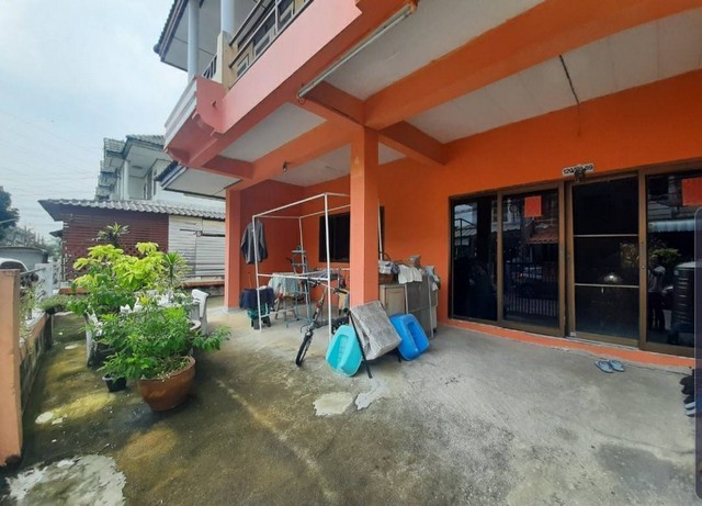 หมู่บ้านสุธาวี ซอยพรสว่าง แค่ 400 เมตรจากปากซอย ถนนเทพารักษ์ ทาวน์เฮ้าส์ 2 ห้องติด 2 ชั้น หลังมุม