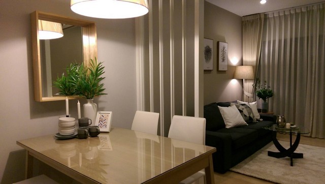 ขายคอนโดติดกับรถไฟฟ้าพร้อมพงษ์ ใกล้กับเอ็มโพเรียม  เอ็มควอเทียและ เอ็มสเฟีย โครงการ  Noble Refine (โนเบิล รีไฟน์ สุขุมวิท 26 )