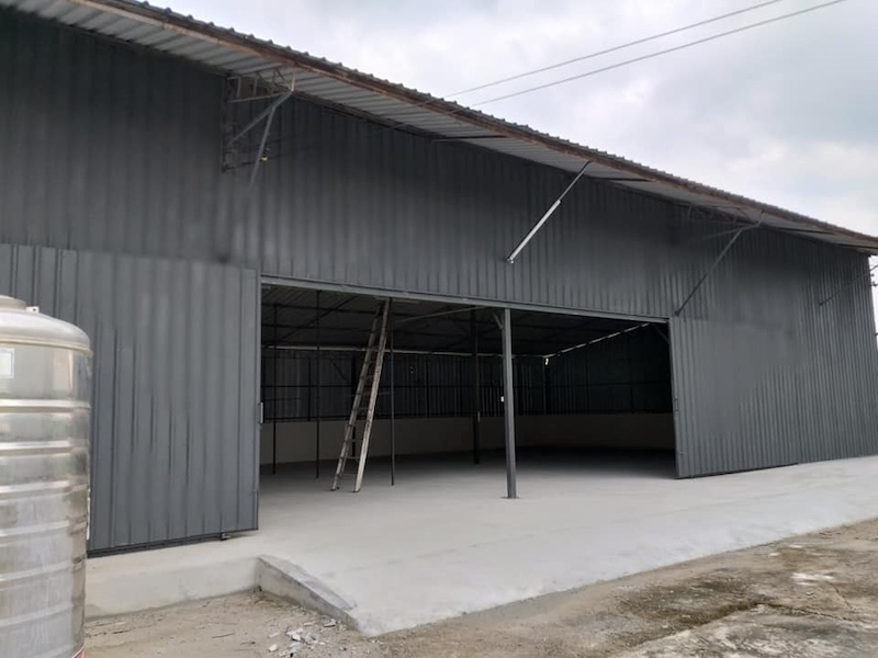 BST587 โกดังให้เช่า พื้นที่2ไร่ติดถนนราษฎร์นิมตร  เขตคลองสามวา มีโกดัง3หลัง พร้อมบ้านพักคนงานในพื้นที่