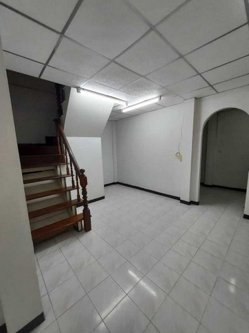 ขายทาวเฮ้าว์ หมู่บ้านทวีทอง 3  ราคา 1.85 ล้านบาท ฟรีโอน