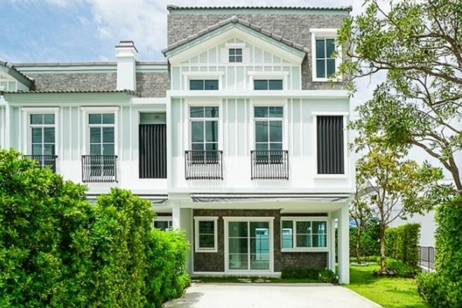 ให้เช่าทาวน์โฮม 2.5ชั้น อินดี้ บางนา รามคำแหง 2 แปลงมุม 3 ห้องนอน