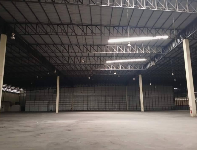 ให้เช่าโกดัง ขนาดใหญ่ พื้นที่รวม 14,000 ตรม ถ.สุขุมวิท(สายเก่า) อ.บางปะกง ฉะเชิงเทรา