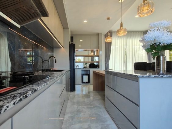 ขายบ้าน พูลวิลล่า เนื้อที่ 171 ตรว อ.สันทราย เชียงใหม่ มี 6 ห้องนอน 7 ห้องน้ำ