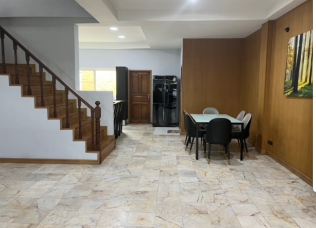 ให้เช่าบ้าน ซอยสุขุมวิท71 พระโขนง มี 3 นอน 4 น้ำ พื้นที่ 350 ตรม