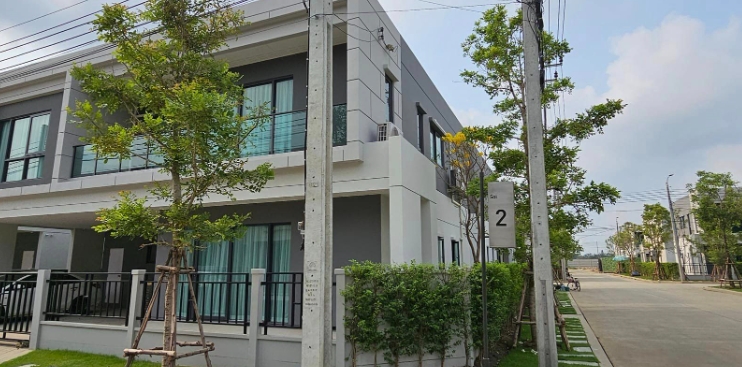 ให้เช่าบ้านเดี่ยว เซนโทร บางนา เนื้อที่ 60 ตรว มี4นอน 5น้ำ  ค่าเช่า 150,000 บาท