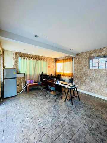 ขายบ้านเดี่ยว 58 ตรว.  ม.ซีนเนอรี่ สมุทรสาคร  ถ.เอกชัย   พร้อมเฟอร์นิเจอร์ เครื่องใช้ไฟฟ้าทั้งหมด    ZW324