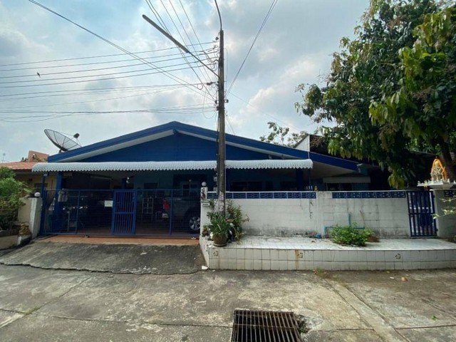 บ้านเดี่ยวทำเลดี ห่างจากโลตัสบางนาเพียง 400 เมตร Mega bangna อยู่ตรงข้ามซอยทางเข้าบ้าน