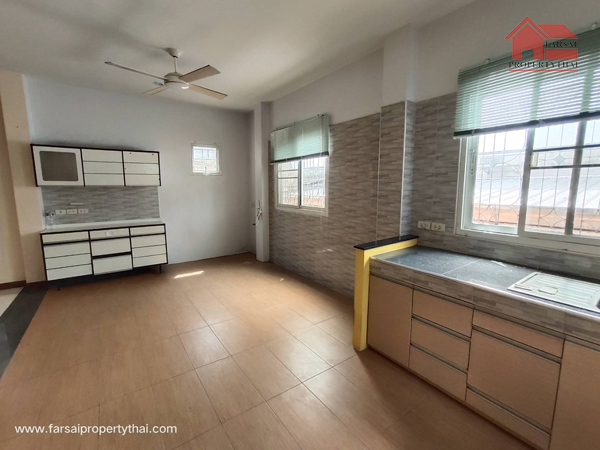 ให้เช่าบ้านเดี่ยว 2 ชั้นเนื้อที่ 47 ตร.ว พื้นที่ใช้สอย 210 ตร.ม 3ห้องนอน 3ห้องน้ำ เฟอร์ครบ ถนนรัชดา หลังห้างฟอร์จูนรัชดา ราคาขาย 16 ล้านบาท