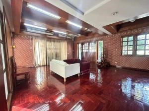 บ้านเดี่ยว2ชั้น2หลังติดกัน450ตร.ม5นอน5น้ำแอร์ฯเฟอร์ครบเช่า100000บาท/เดือนถ.ศรีนครินทร์