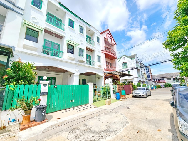  แจ้งวัฒนะ 9-19 600ม.ให้เช่าโฮมออฟฟิศ 3 ชั้น ศูนย์ราชการ 23ตรว. ตรงข้าม เซ็นทรัล 252 ตรม.3นอน 3น้ำ  4แอร์ 2จอดรถ ตกแต่งพร้อมอยู่ 