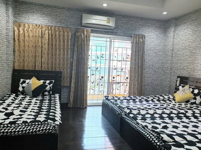 ขาย อาคารพาณิชย์3 ชั้น  ติดถนนศิริมังคลาจารย์ เชียงใหม่ LH-SC000366