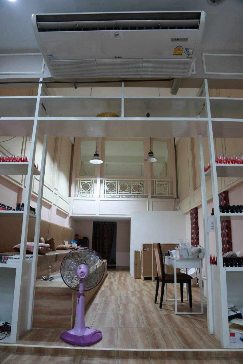 ขาย อาคารพาณิชย์4 ชั้น  ติดถนน ย่านนิมมาน เชียงใหม่ LH-SC000364