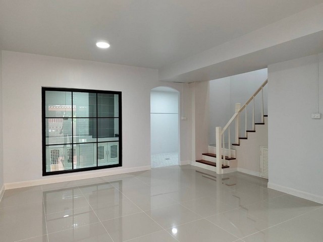 ขายด่วน ทาวน์เฮ้าส์2 ชั้น รีโนเวทใหม่ทั้งหลัง พฤกษา 13 รังสิต-คลอง 3